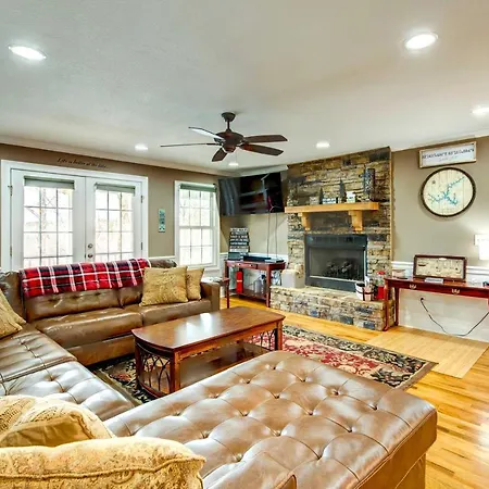 Georgia Home On Lake Sinclair With Private Dock